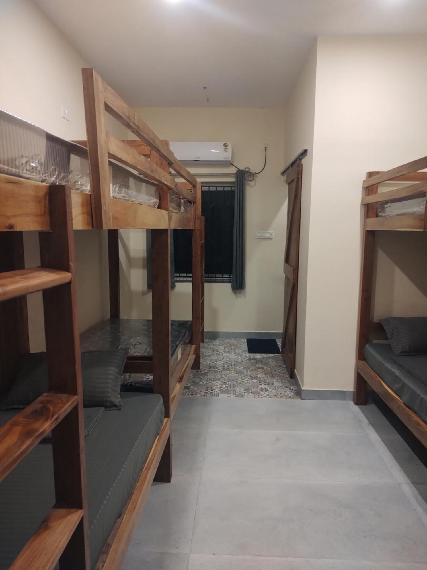 Tavasmi Hostel Puri Εξωτερικό φωτογραφία